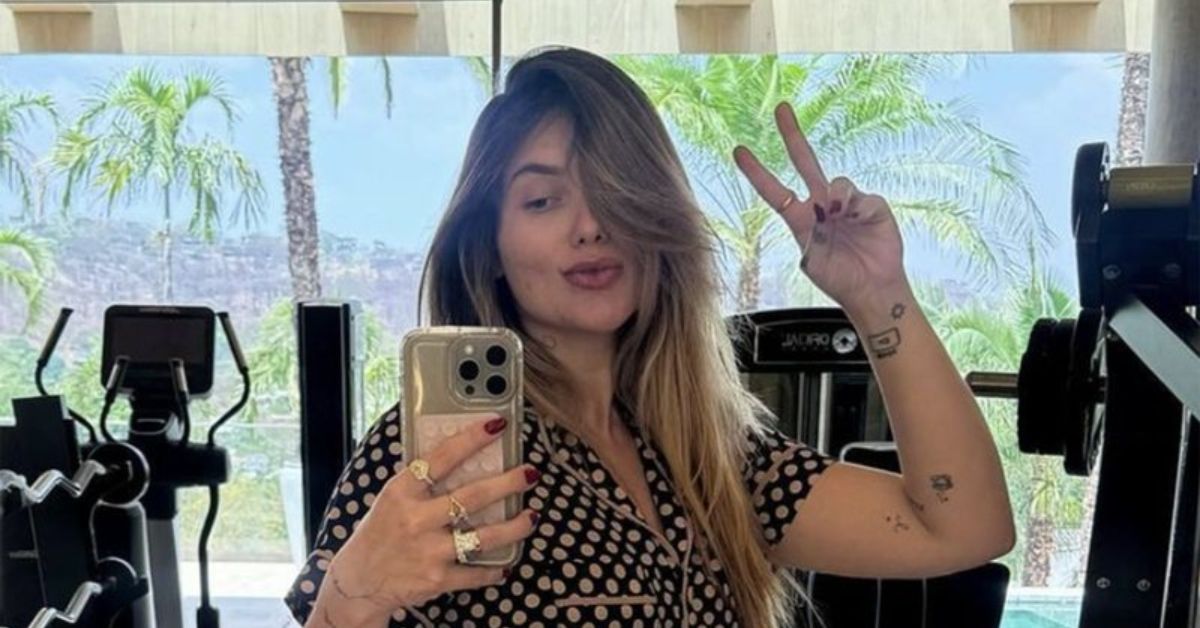 Virginia Fonseca chama atencao ao surgir com a barriga trincada