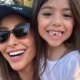 Ao lado de Zoe sua filha mais velha Sabrina Sato