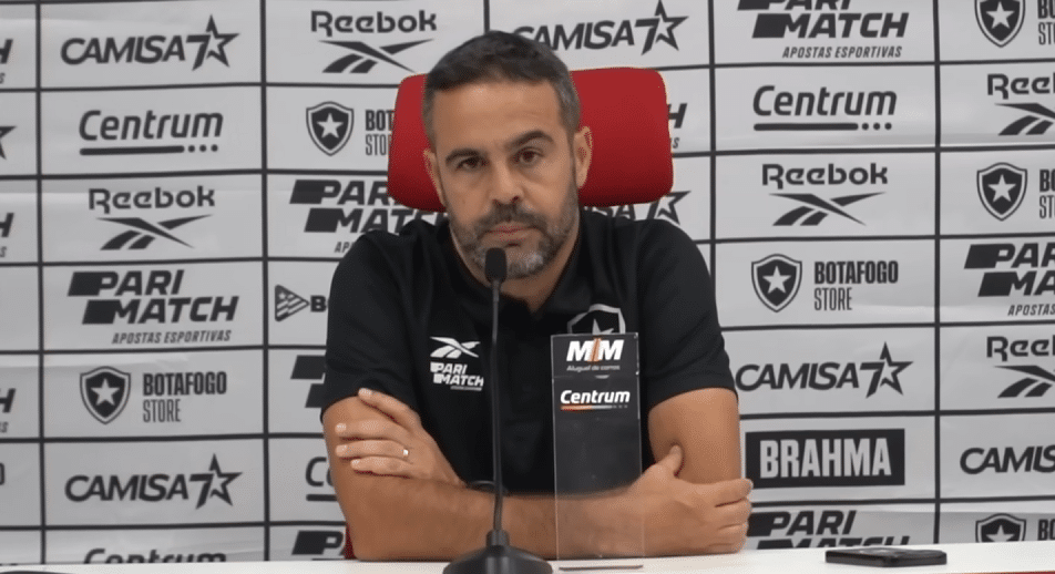 Artur Jorge cobra mudancas na Conmebol antes de jogo pela