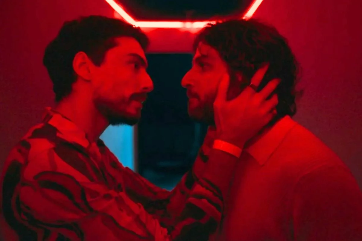 Cenas de Chay Suede e Jaffar Bambirra levam internautas ao êxtase e até Gil do Vigor opina: ‘Brotheragem’ 33 Cenas de Chay Suede e Jaffar Bambirra levam internautas ao