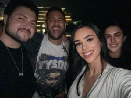 Com paz selada, irmã de Bruna Biancardi posa ao lado de Neymar 31 Com paz selada, irmã de Bruna Biancardi posa ao lado de Neymar