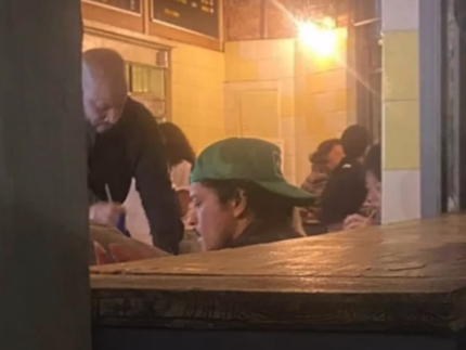 De bar em bar! Bruno Mars curte noite de boemia em São Paulo 31 De bar em bar! Bruno Mars curte noite de boemia em São Paulo