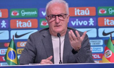 Dorival Junior cita a lendaria geracao de 82 e sai