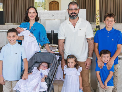 Juliano Cazarré detalha rotina com 6 filhos: “Um dia de cada vez” 31 Juliano Cazarré detalha rotina com 6 filhos: “Um dia de cada vez”
