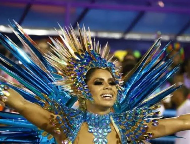 Lexa confirma participação no Carnaval 2025 e vai desfilar grávida 31 Lexa confirma participação no Carnaval 2025 e vai desfilar grávida