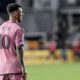 Messi perde o controle e xinga arbitro na MLS sem