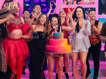 Patrícia faz 47! Apresentadora é surpreendida com festança durante gravação no SBT 31 Patrícia faz 47! Apresentadora é surpreendida com festança durante gravação no SBT