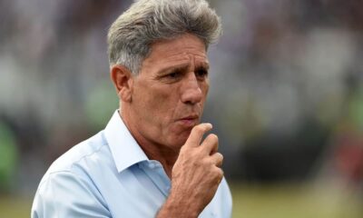 Renato Gaucho em perda a linha em coletiva e detona