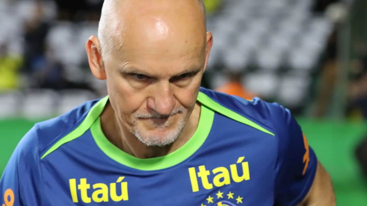 Taffarel se lesiona e Dorival decide o novo preparador de goleiro 31 Taffarel se lesiona e Dorival decide o novo preparador de
