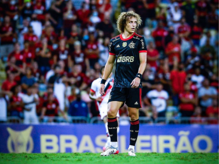 Zagueiro do Flamengo tem dívida em compra de carro de luxo que se arrasta desde 2007 31 Zagueiro do Flamengo tem dívida em compra de carro de luxo que se arrasta desde 2007