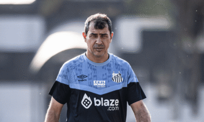 Carille elogia auxiliar mas seu futuro no Santos e misterio