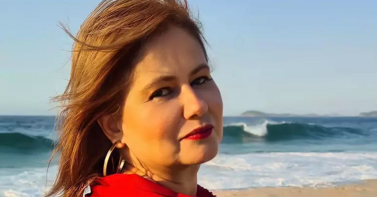 Demitida da Globo e sem escolha, querida atriz da Globo precisou vender água de coco na praia para sobreviver e se reerguer 31 Demitida da Globo e sem escolha querida atriz da Globo