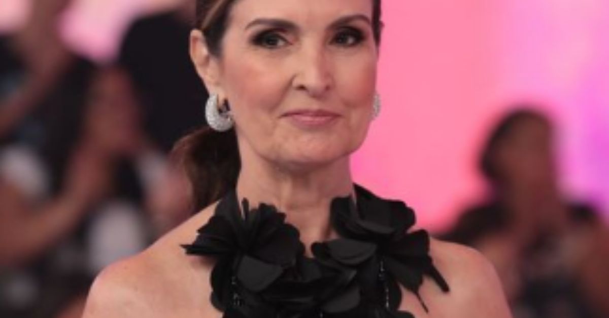 Fatima Bernardes surge palco do SBT e declara Estou encantada