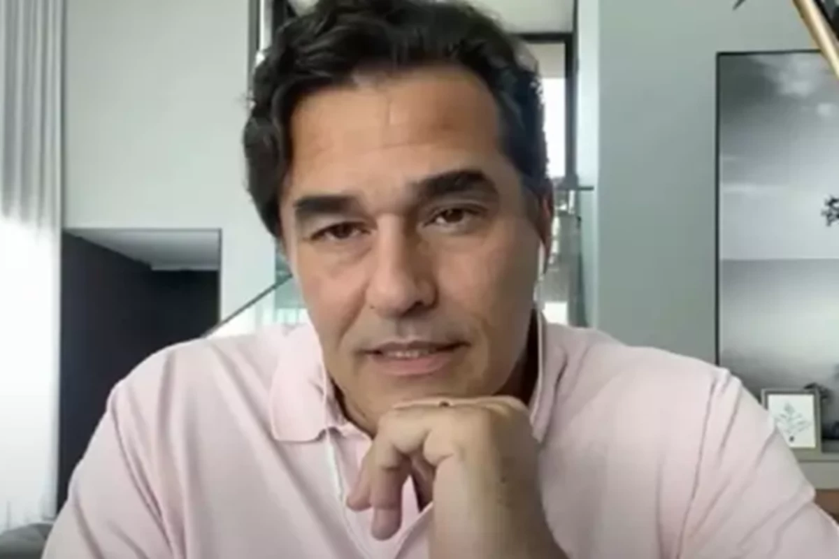 Luciano Szafir expõe situação embaraçosa causada por cena ‘para maiores’ durante gravação com atriz na Globo 31 Luciano Szafir expoe situacao embaracosa causada por cena ‘para maiores