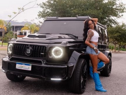 Ludmilla exibe novo carro de luxo avaliado em cerca de R$ 4 milhões 31 Ludmilla exibe novo carro de luxo avaliado em cerca de R$ 4 milhões
