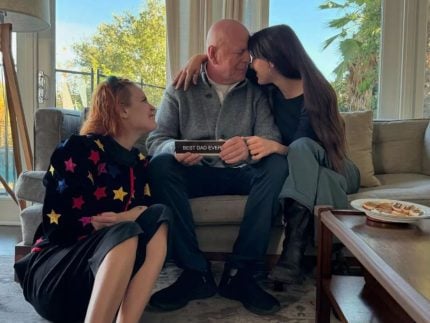 Lutando contra a demência, Bruce Willis compartilha momento fofo com as filhas 31 Lutando contra a demência, Bruce Willis compartilha momento fofo com as filhas