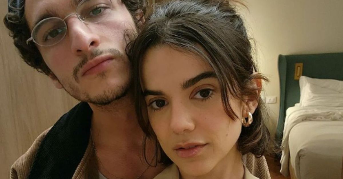 Manu Gavassi anuncia gravidez do primeiro filho com Julio Reis