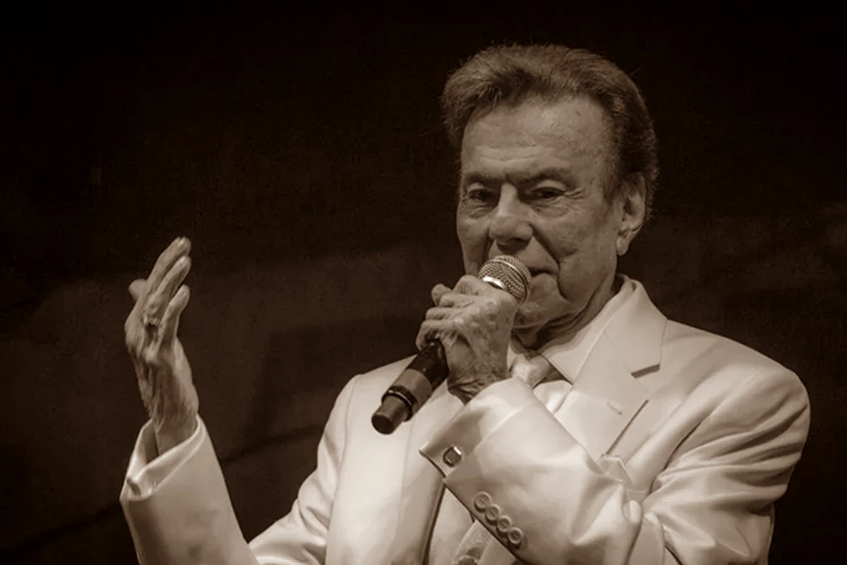 Morre o cantor Agnaldo Rayol, aos 86 anos, e família se manifesta: ‘após uma queda em seu apartamento’ 31 Morre o cantor Agnaldo Rayol aos 86 anos e familia