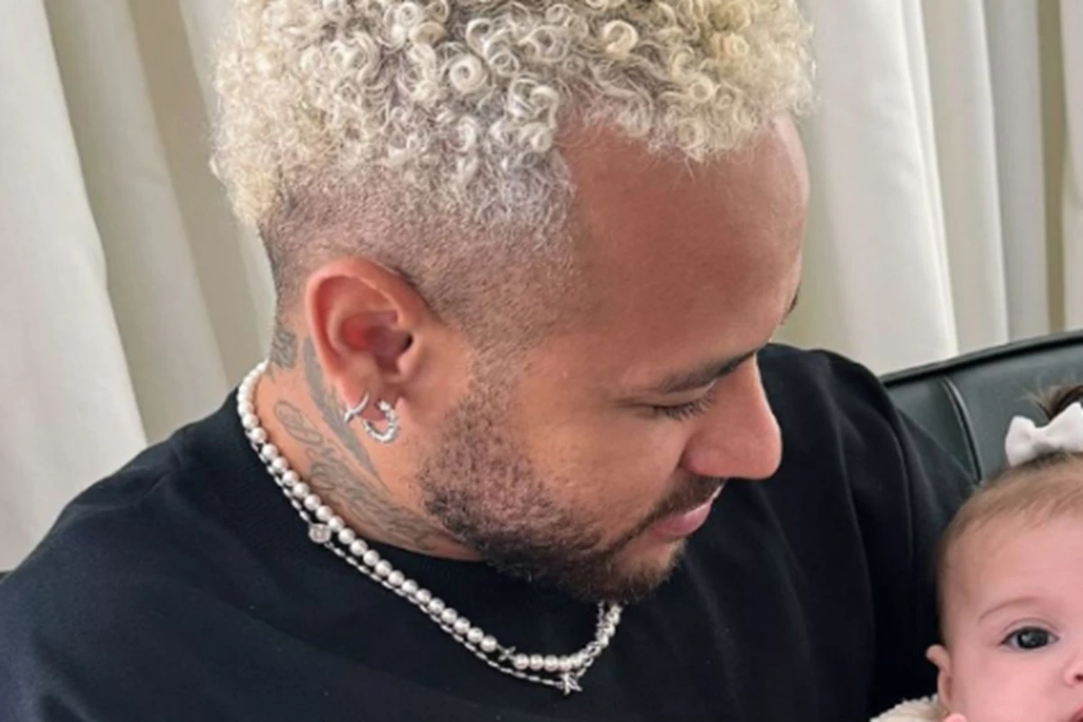 Neymar pega todos de surpresa ao aparecer com nova filha e o que ele diz atrai todas as atenções 33 Neymar pega todos de surpresa ao aparecer com nova filha