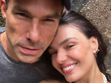 Apaixonados! Isis Valverde Marcus Buaiz curtem jantar romântico em clima de lua de mel 31 Parente de Preta Gil é “cupida” de Buaiz e Isis e será madrinha, diz revista