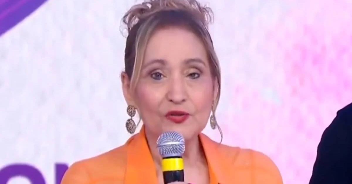 Sonia Abrão fica aos prantos durante programa; vídeo 31 Sonia Abrao fica aos prantos durante programa video