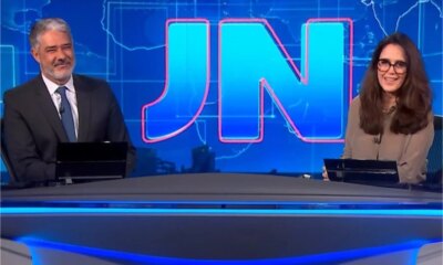 Video Bonner cai na risada durante o Jornal Nacional ao