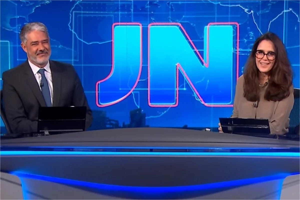 Vídeo: Bonner cai na risada durante o Jornal Nacional ao saber o que aconteceu com colega de trabalho 33 Video Bonner cai na risada durante o Jornal Nacional ao