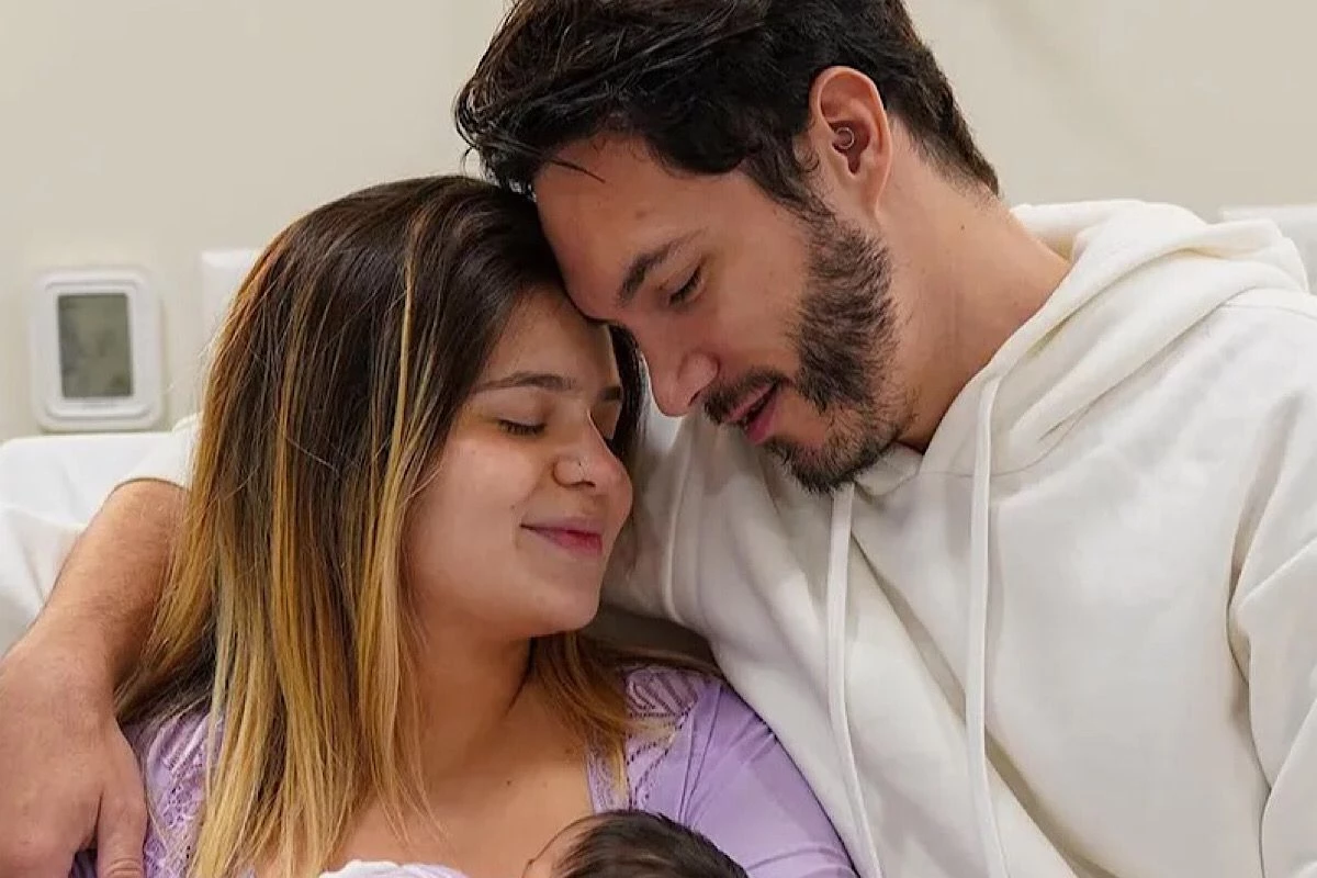 Viih Tube e Elizer encantam ao mostrar pela primeira vez o rostinho do filho: ‘Oi, gente, eu sou o Ravi’ 33 Viih Tube e Elizer encantam ao mostrar pela primeira vez