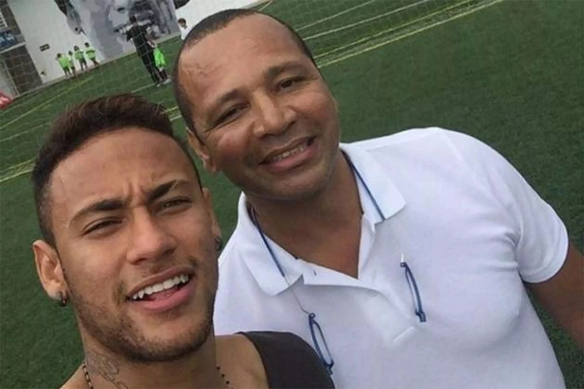 Você sabia? Grave acidente de carro abreviou carreira de Neymar pai no futebol; filho estava no veículo 31 Voce sabia Grave acidente de carro abreviou carreira de Neymar