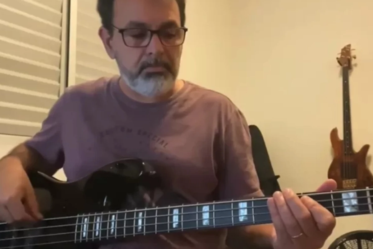 Após morte de Renato Tommaso, Jota Quest faz homenagem emocionante ao baixista da banda: ‘dor e tristeza que estamos sentido agora’ 31 Apos morte de Renato Tommaso Jota Quest faz homenagem emocionante