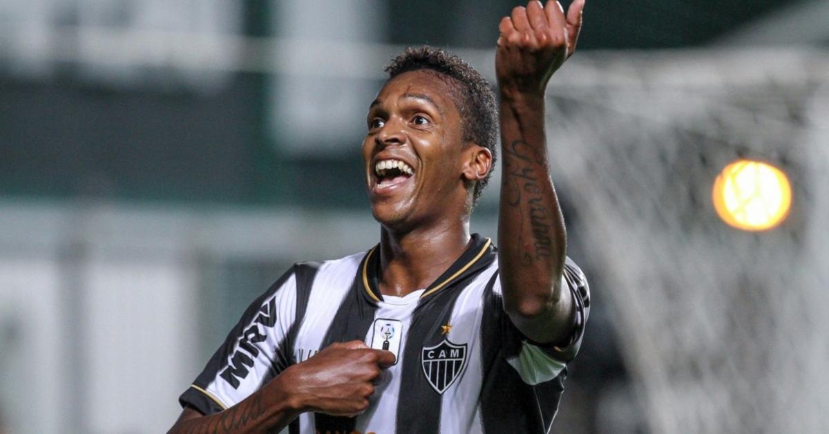 Atacante Jô, ex-jogador do Atlético mineiro, é preso em Contagem (MG) 31 Atacante Jo ex jogador do Atletico mineiro e preso em Contagem