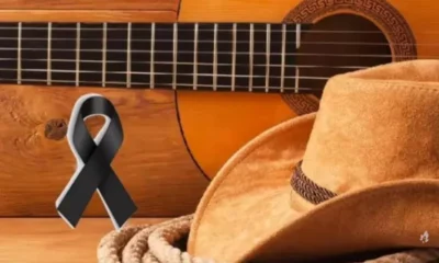 Cantor sertanejo de 22 anos morre apos carro bater