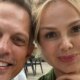 Discreta Eliana celebra aniversario do marido Adriano Ricco com homenagem