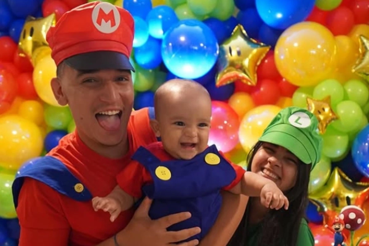 Prestes a completar 1 ano, João Gomes e Ary Mirelle festejam último mesversário do filho 31 Prestes a completar 1 ano Joao Gomes e Ary Mirelle