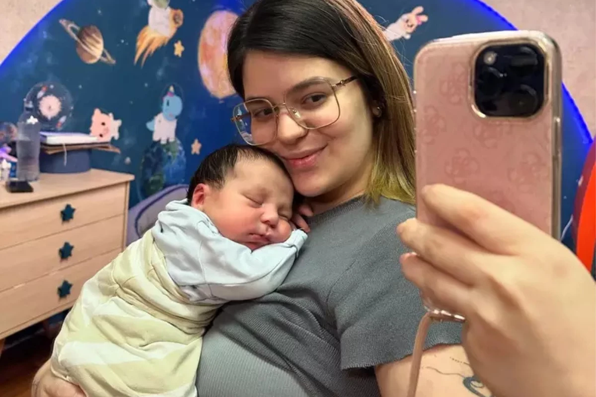 Ravi, filho de Viih Tube e Eliezer, recebe alta hospitalar após batalha contra enterocolite 31 Ravi filho de Viih Tube e Eliezer recebe alta hospitalar