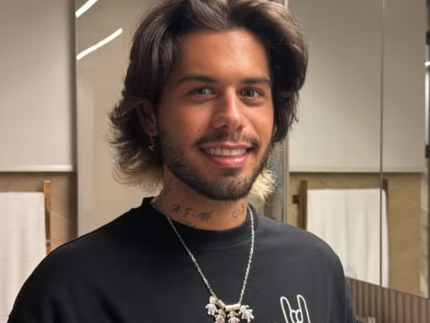 Virginia Fonseca reage ao ver cabelo alisado de Zé Felipe: “O que vocês fizeram?” 31 Virginia Fonseca reage ao ver cabelo alisado de Zé Felipe: “O que vocês fizeram?”