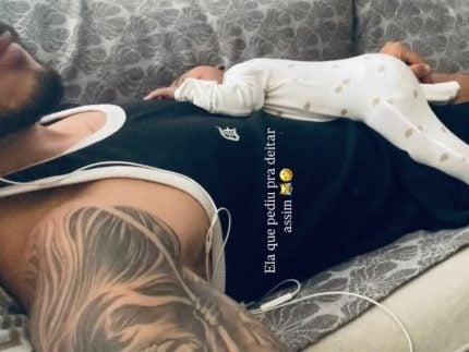 Yuri Lima coloca Nala para dormir em posição peculiar e explica: “ela pediu” 31 Yuri Lima coloca Nala para dormir em posição peculiar e explica: “ela pediu”