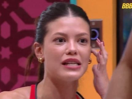 Enquanto uns entopem, Vitória sofre: atriz perde estalecas após usar o banheiro 30 1737735936 Enquanto uns entopem Vitoria sofre atriz perde estalecas apos usar