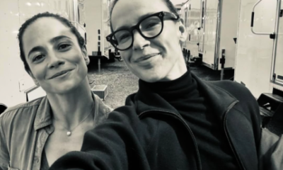 Alice Braga parabeniza a namorada produtora de Ainda Estou Aqui