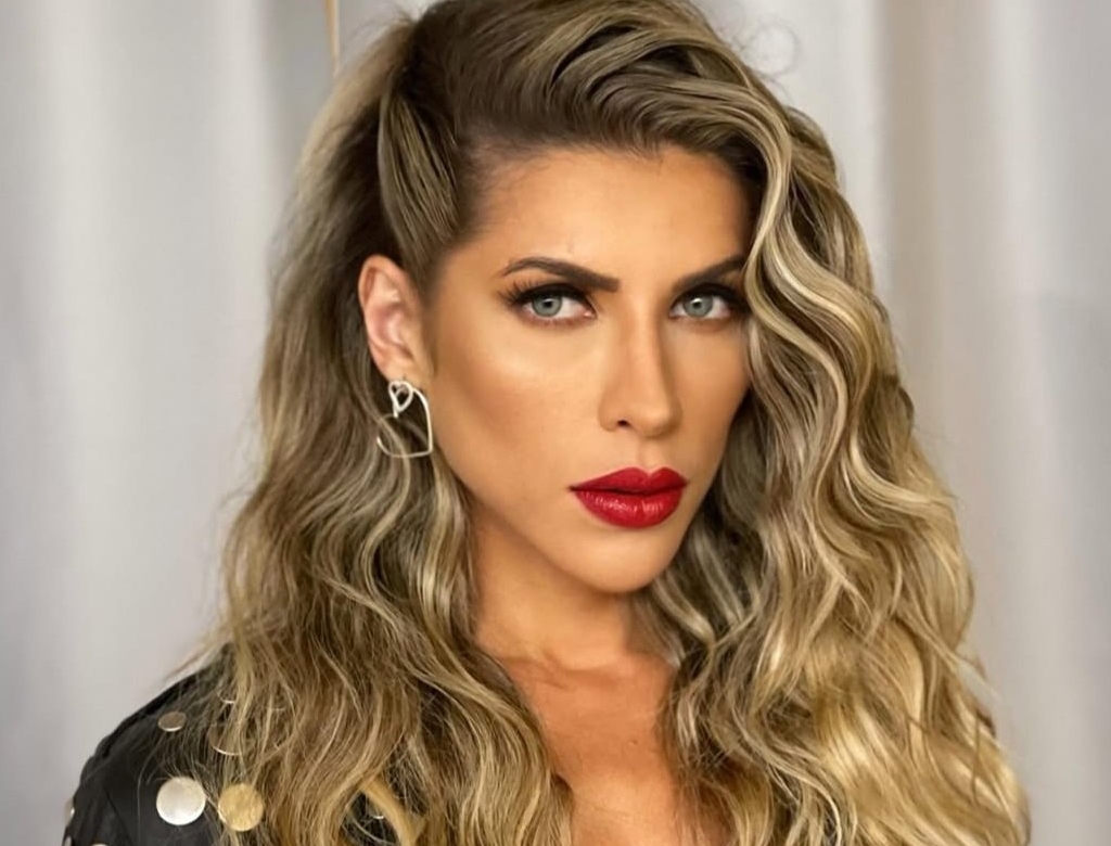 Ana Paula Minerato promete “contar a verdade” sobre suposto racismo 37 Ana Paula Minerato (foto Reprodução Redes Sociais) 2
