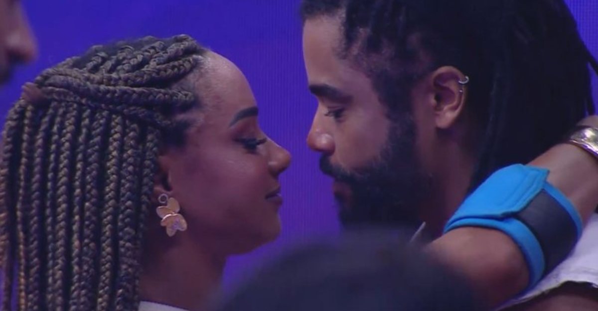 BBB 25 Diogo Almeida dao beijao durante festa Fiquei com