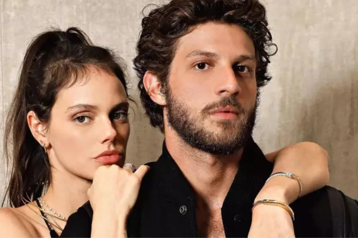 Chay Suede compartilha visão sobre intimidade no casamento com Laura Neiva: ‘feliz em todos os aspectos’ 31 Chay Suede compartilha visao sobre intimidade no casamento com Laura