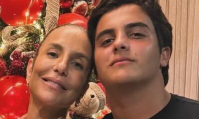 Filho de Ivete Sangalo chama atencao no palco e recebe