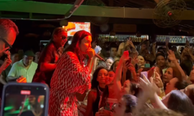 Ivete Sangalo canta de surpresa em bar na Bahia e