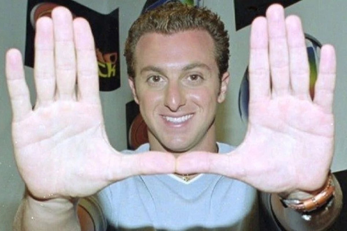 Luciano Huck chegou a peder 2 dentes quando era crianca
