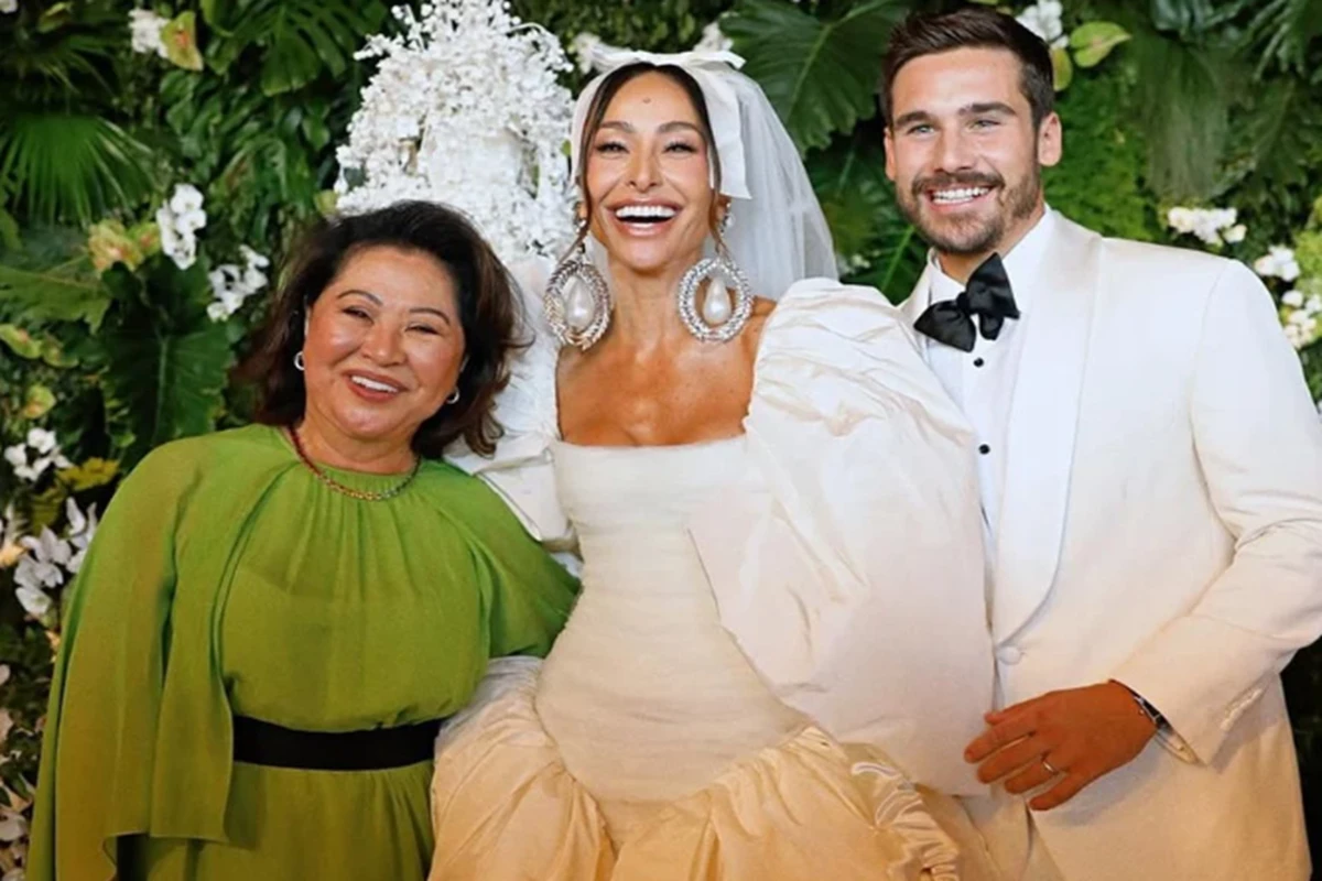 Mãe de Sabrina Sato abre o jogo e confessa o que pensa sobre união da filha com Nicolas Prattes: ‘Acho que…’ 31 Mae de Sabrina Sato abre o jogo e confessa o