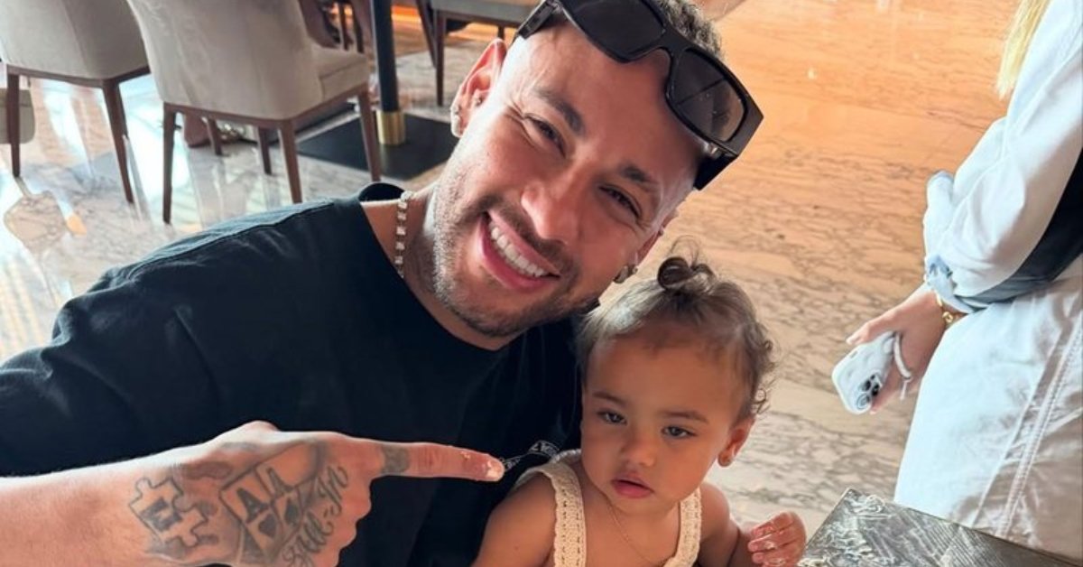 Mavie encanta a web ao ser filmada pelo pai gritando