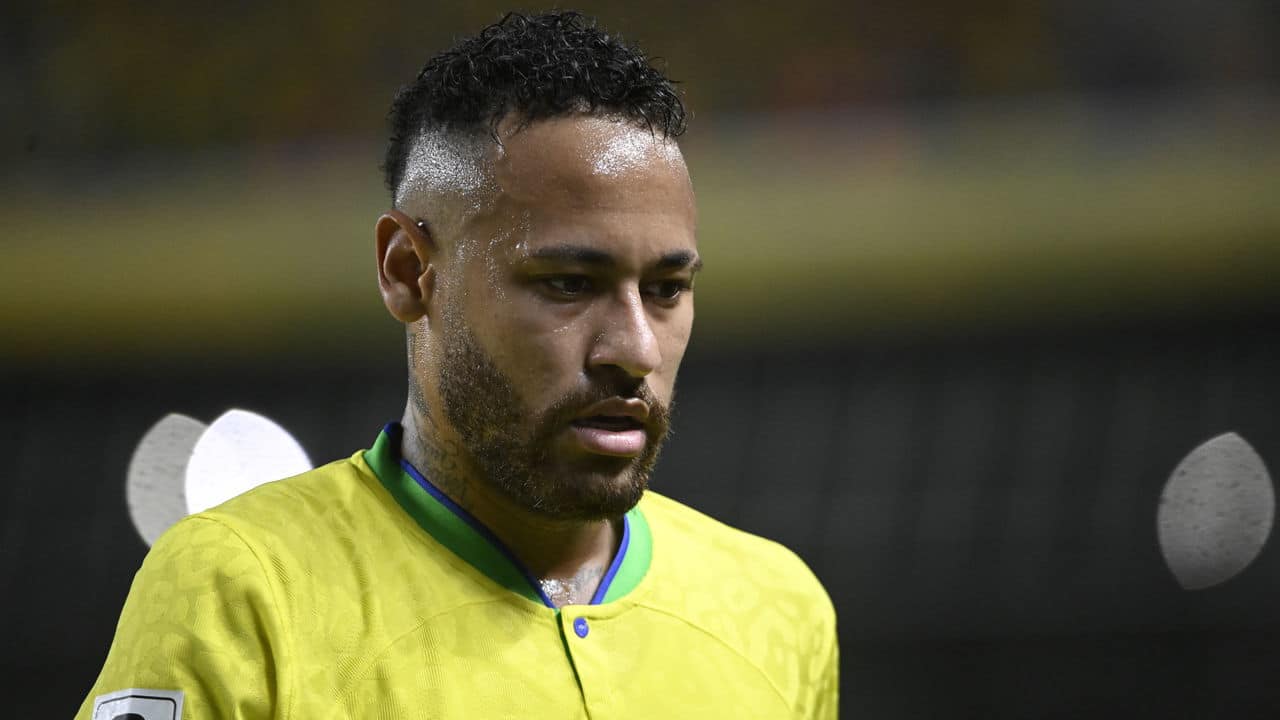 Neymar volta ao Brasil, mas já pode 'dar adeus' em breve; entenda 31 Neymar chega ao Brasil e esta prestes a assinar com