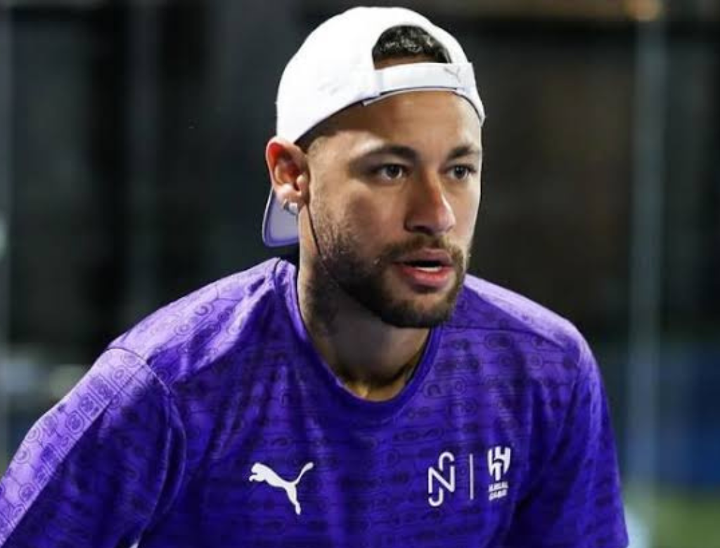 Neymar chega em Santos com Bruna Biancardi e Mavie 37 Neymar chega em Santos com Bruna Biancardi e Mavie