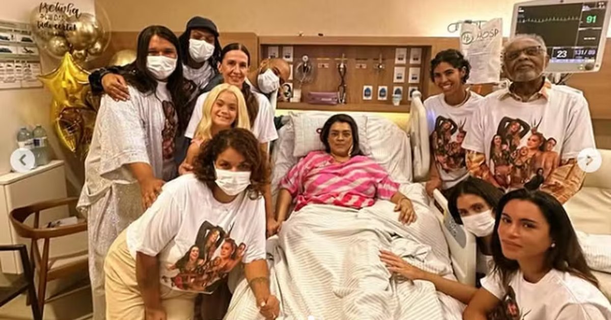 Preta Gil celebra Ano Novo no hospital com o pai Gilberto Gil e família: 'Querer viver' 31 Preta Gil celebra Ano Novo no hospital com o pai